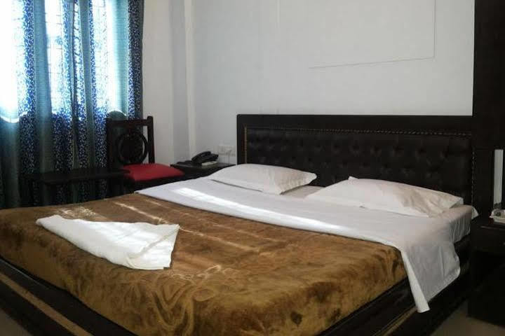 Oyo 26602 Hotel Shubham 德拉敦 外观 照片